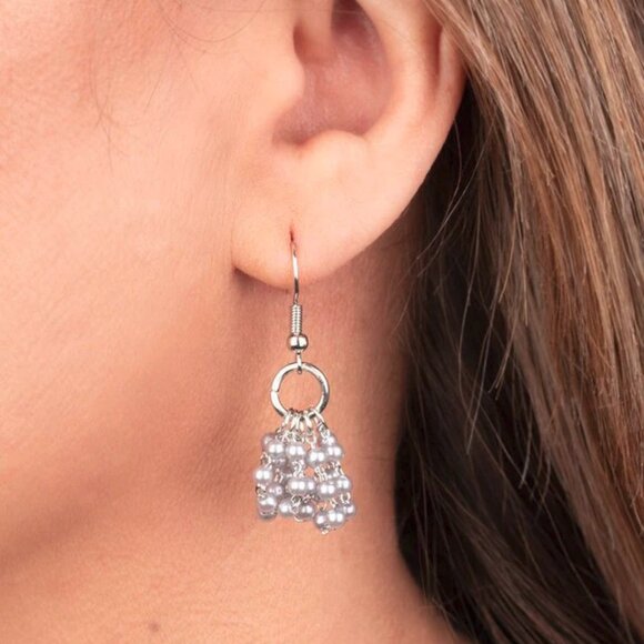 Paparazzi Jewelry Accessories - Party Posh Princess - Silver Earrings - Vintage - Picture 1 of 4